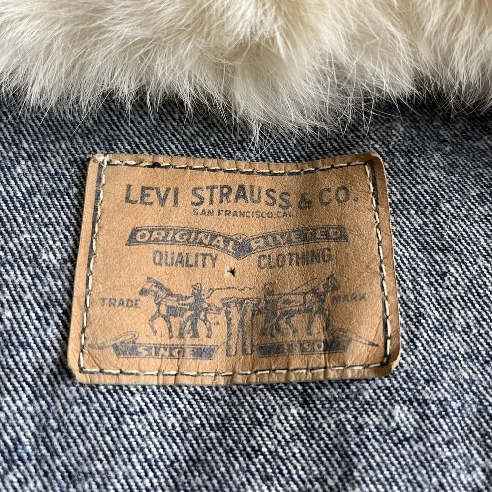Vintage Levi's Fur Collar Denim Trucker Jacket Women's Size M USA - Picture 9 of 10